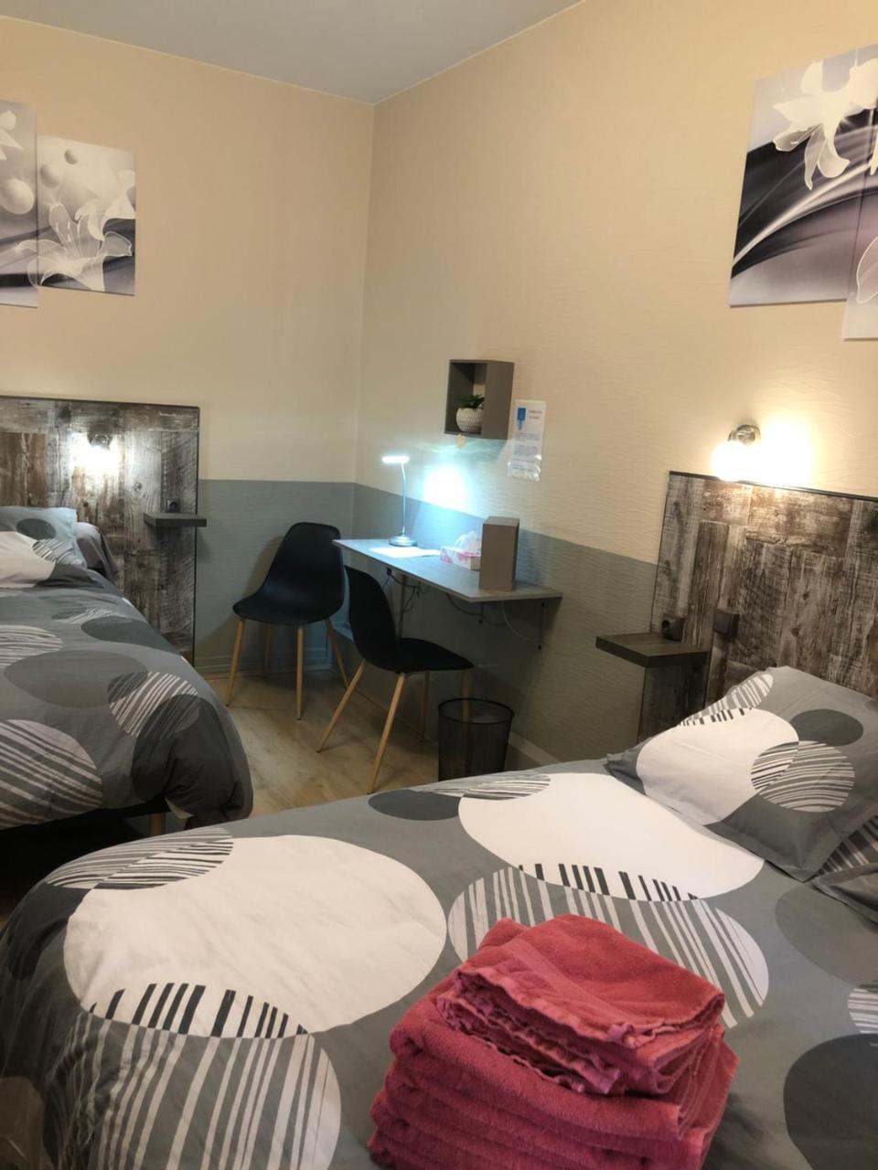 Hotel Des Remparts Вильнёв-сюр-Ло Экстерьер фото