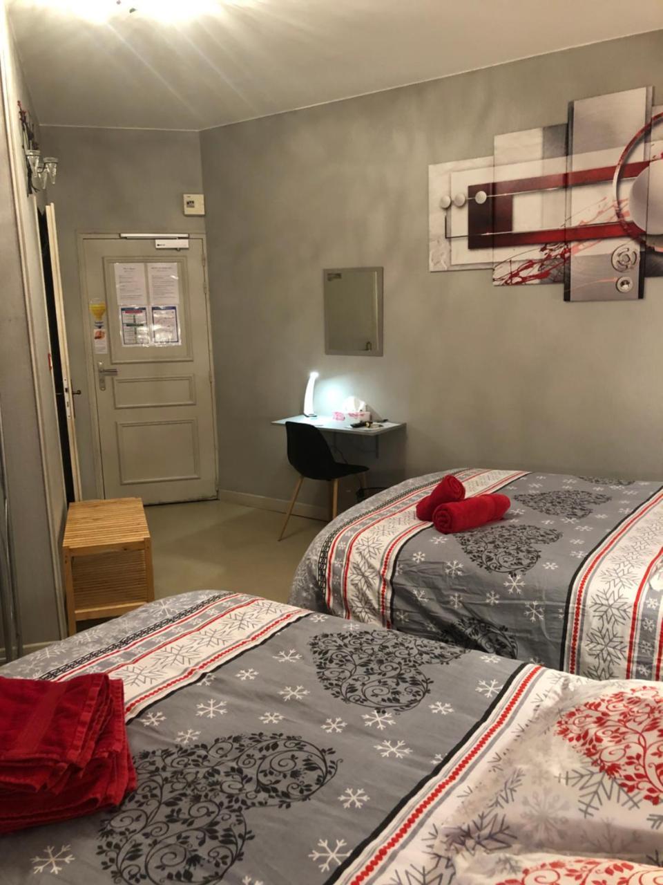 Hotel Des Remparts Вильнёв-сюр-Ло Экстерьер фото