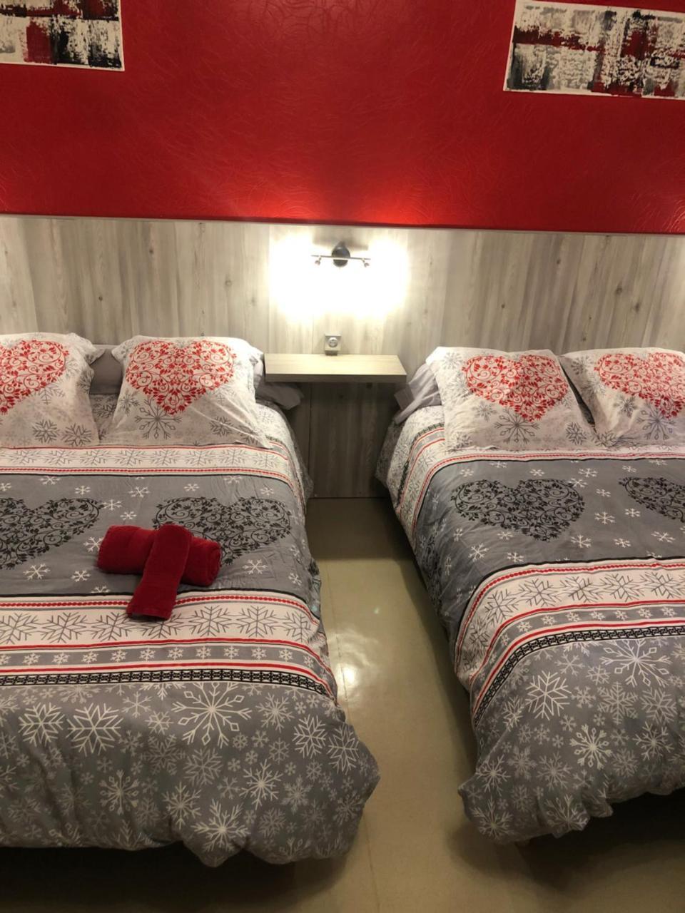 Hotel Des Remparts Вильнёв-сюр-Ло Экстерьер фото