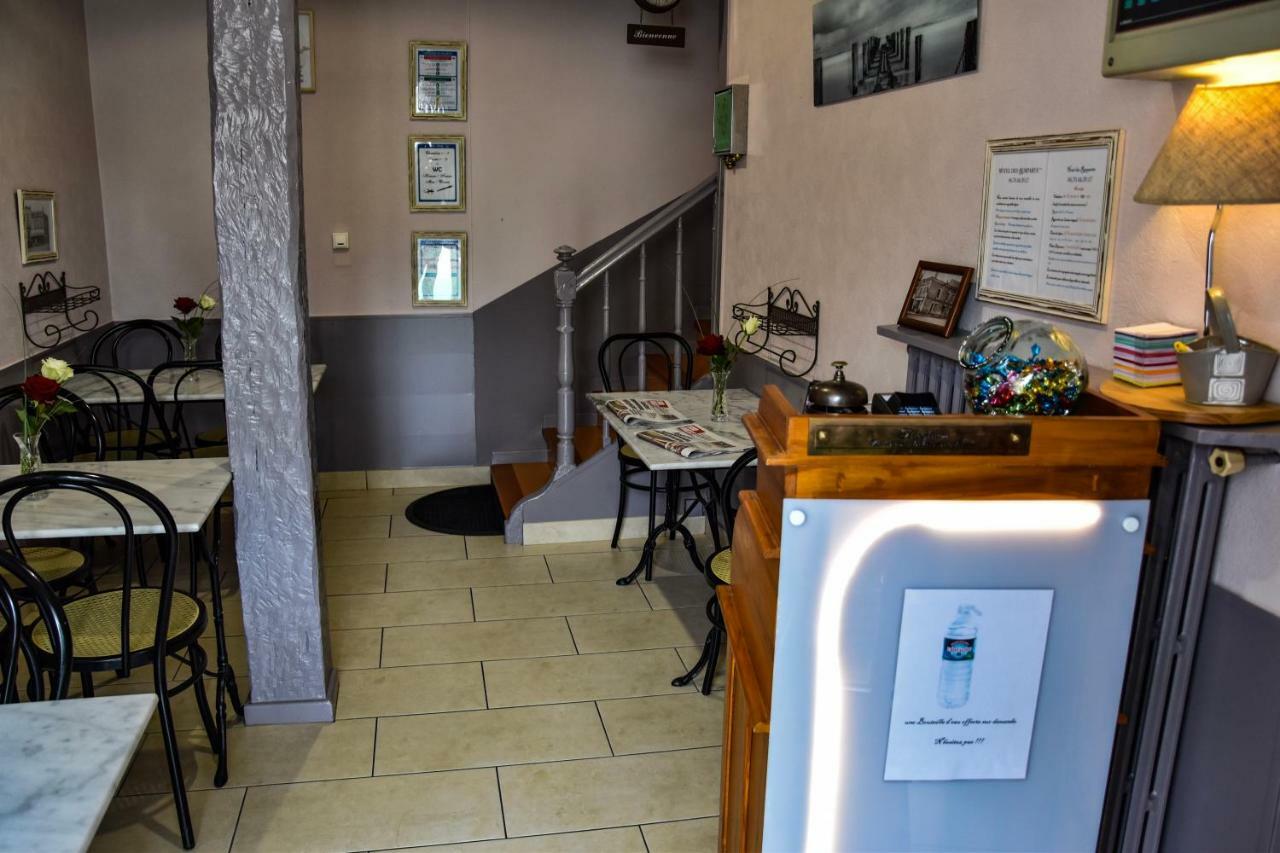 Hotel Des Remparts Вильнёв-сюр-Ло Экстерьер фото